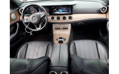 Mercedes-Benz E 400 4Matic | AMG-Пакет | Burmester | Ambient - автомобили, коли, обяви за нови и употребявани 9