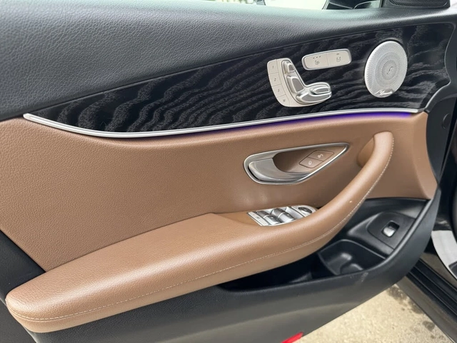 Mercedes-Benz E 450 AMG LINE* 4MATIC* 360* PANO* BURMESTER* DISTRO - автомобили, коли, обяви за нови и употребявани 4
