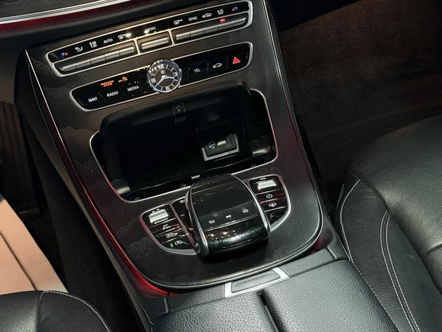 Mercedes-Benz E 450 4MATIC* AMG* BURMESTER* DISTRONIC* 360* ПАНОРАМА - автомобили, коли, обяви за нови и употребявани 11