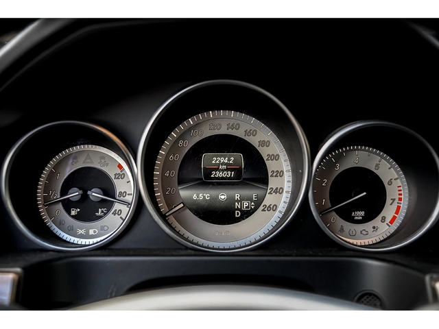 Mercedes-Benz E 500 4MATIC* КОжа* Подгрев* Обдухване* Кейлес* Blind Sp - автомобили, коли, обяви за нови и употребявани 8