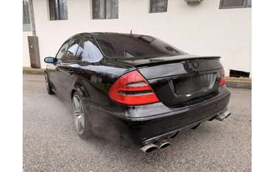 mercedes-benz-e-500 - 4