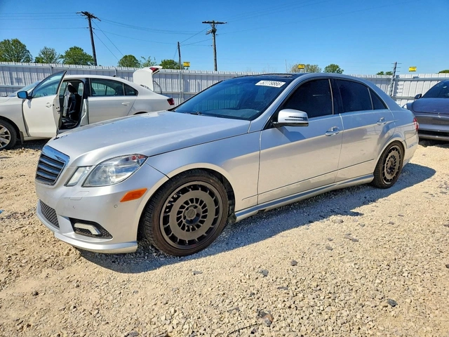 Mercedes-Benz E 500 5.5 V8 4MATIC - автомобили, коли, обяви за нови и употребявани 2