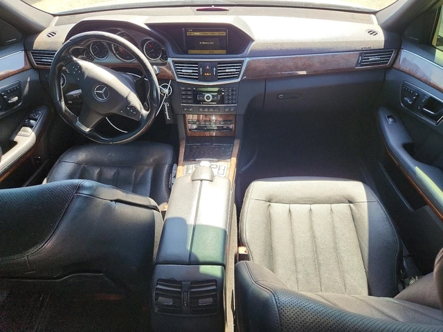 Mercedes-Benz E 500 5.5 V8 4MATIC - автомобили, коли, обяви за нови и употребявани 4