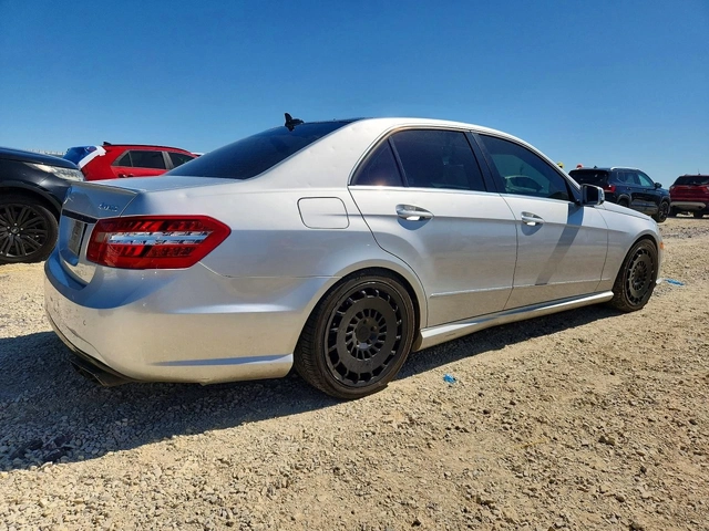 Mercedes-Benz E 500 5.5 V8 4MATIC - автомобили, коли, обяви за нови и употребявани 7