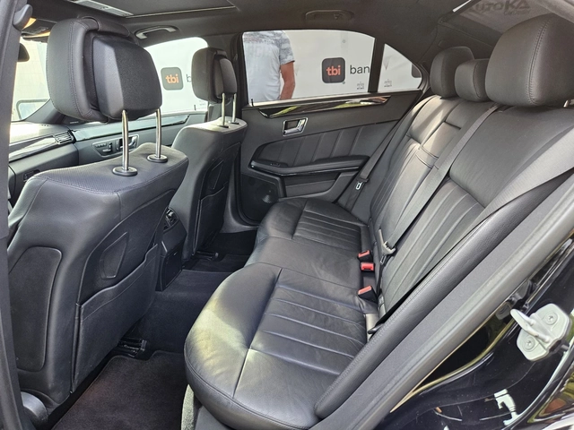 Mercedes-Benz E 500 388кс= ГАЗ= DISTRONIC= KEYLESS= H&K= ОБДУХВАНЕ - автомобили, коли, обяви за нови и употребявани 8