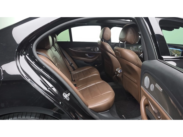 Mercedes-Benz E 53 AMG AMG 4MATIC+ - автомобили, коли, обяви за нови и употребявани 9