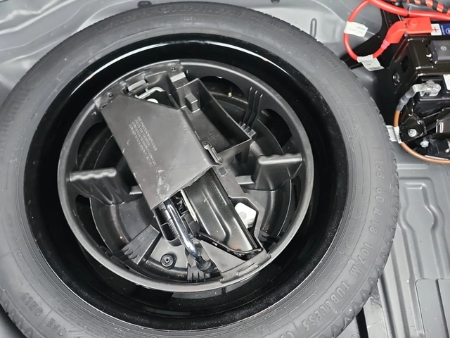 Mercedes-Benz E 55 * 550 * CARFAX * ЦЕНА ДО БГ - автомобили, коли, обяви за нови и употребявани 9