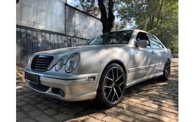 mercedes-benz-e-55-amg - 0