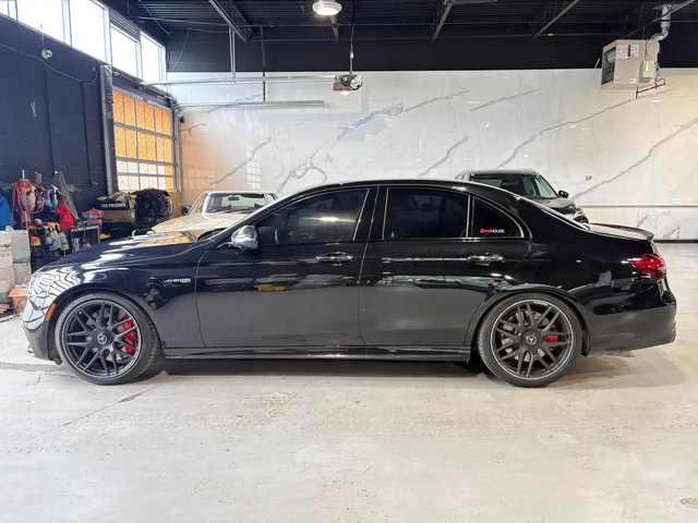 Mercedes-Benz E 55 AMG E 63 S 4MATIC+ Sedan*XTREMELY LOW KMS*11 DEALER SERVICE RECS*850 HP!* All Wheel Drive - автомобили, коли, обяви за нови и употребявани 5