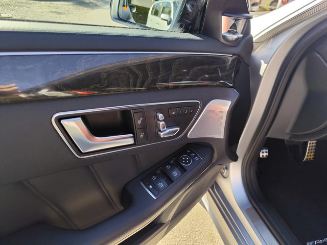 Mercedes-Benz E 63 AMG 4MATIC* V8 BiTURBO* 750k.c.* - автомобили, коли, обяви за нови и употребявани 5