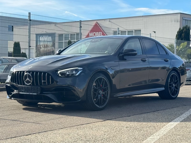 Mercedes-Benz E 63 AMG AMG 4M S - автомобили, коли, обяви за нови и употребявани 2