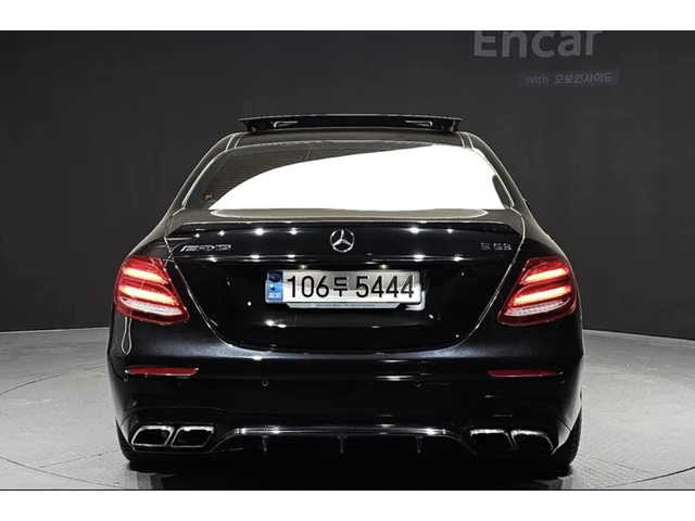 Mercedes-Benz E 63 AMG CARBON* CERAMIC* 3D* BURMESTER* МАСАЖ* ДИСТРОНИК* - автомобили, коли, обяви за нови и употребявани 3