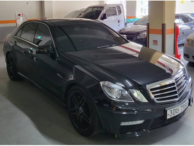 Mercedes-Benz E 63 AMG V8* HARMAN* ОБДУХ* ПАНО* КАТО НОВА* КРАЙНА ЦЕНА - автомобили, коли, обяви за нови и употребявани 2