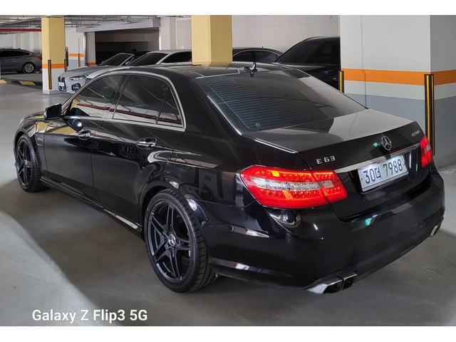 Mercedes-Benz E 63 AMG V8* HARMAN* ОБДУХ* ПАНО* КАТО НОВА* КРАЙНА ЦЕНА - автомобили, коли, обяви за нови и употребявани 4