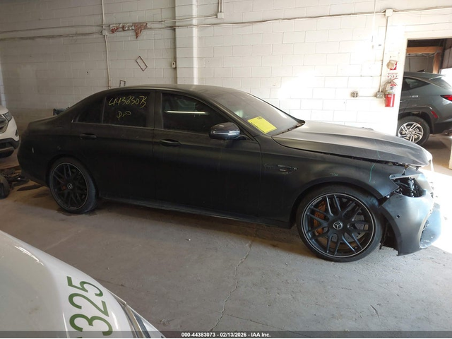 Mercedes-Benz E 63 AMG 4L V8   N All Wheel Drive - автомобили, коли, обяви за нови и употребявани 13