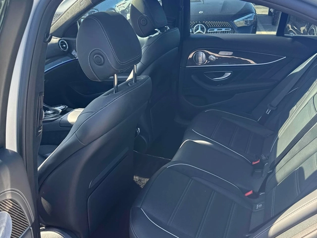 Mercedes-Benz E 63 AMG S / CARFAX - автомобили, коли, обяви за нови и употребявани 7