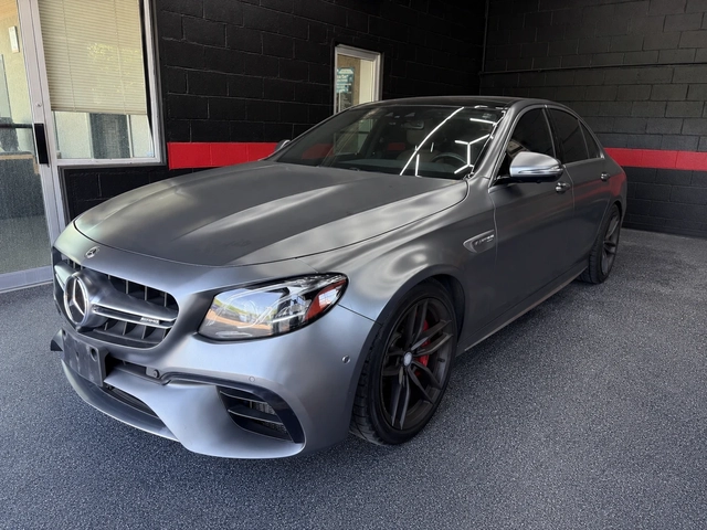 Mercedes-Benz E 63 AMG AMG E 63 S / ПАНОРАМА / КОЖА / ЦЕНА ДО БГ - автомобили, коли, обяви за нови и употребявани 0
