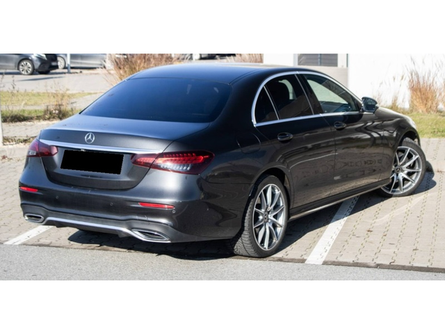 Mercedes-Benz E E 220d 4Matic AMG Line - автомобили, коли, обяви за нови и употребявани 4