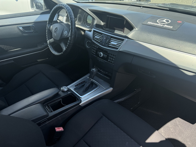 Mercedes-Benz E220 - автомобили, коли, обяви за нови и употребявани 10