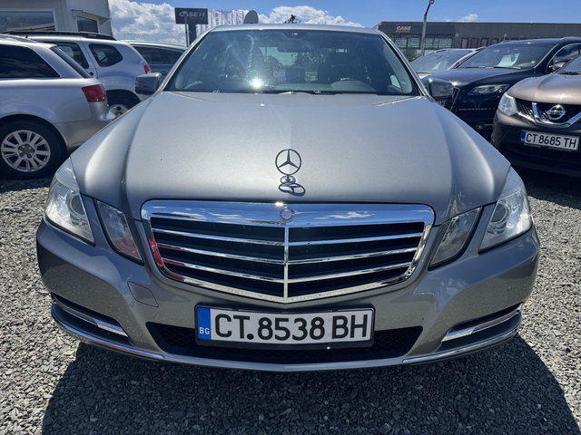 Mercedes-Benz E220 - автомобили, коли, обяви за нови и употребявани 1
