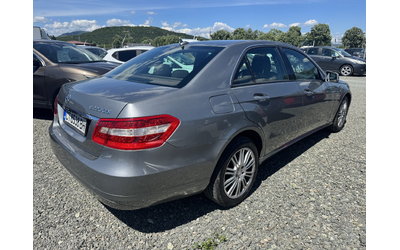 mercedes-benz-e220 - 3