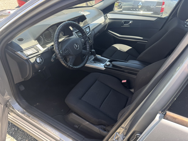 Mercedes-Benz E220 - автомобили, коли, обяви за нови и употребявани 6