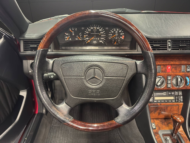Mercedes-Benz E320 Cabriolet - автомобили, коли, обяви за нови и употребявани 10