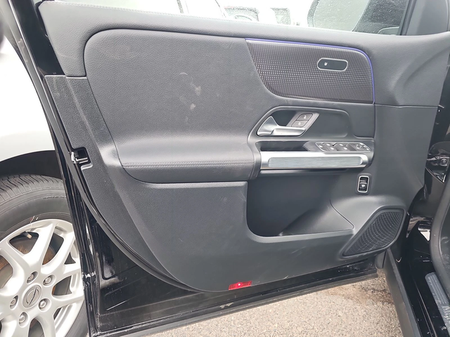 Mercedes-Benz EQB 2022* DIGITAL* PANO* 18000KM* ШОУРУМ* ЛИЗИНГ - автомобили, коли, обяви за нови и употребявани 12