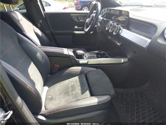 Mercedes-Benz EQB 300 / 4MATIC - автомобили, коли, обяви за нови и употребявани 6