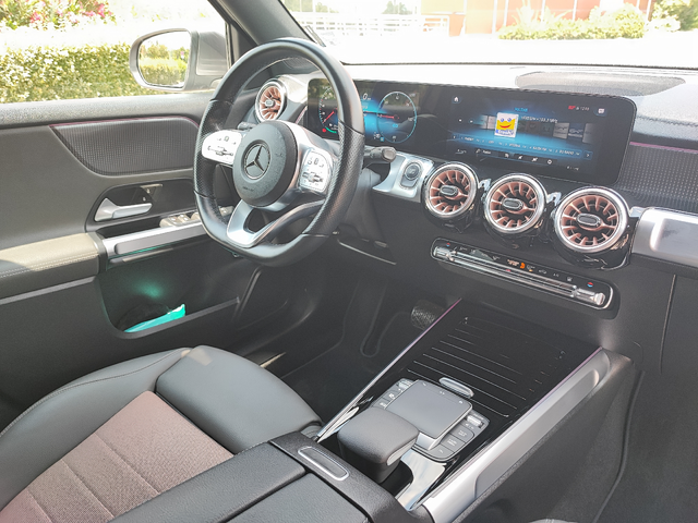 Mercedes-Benz EQB 300 4MATIC AMG FACELIFT - автомобили, коли, обяви за нови и употребявани 11