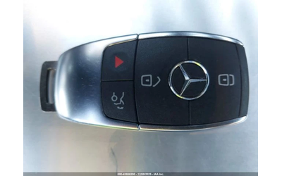 Mercedes-Benz EQB - автомобили, коли, обяви за нови и употребявани 9