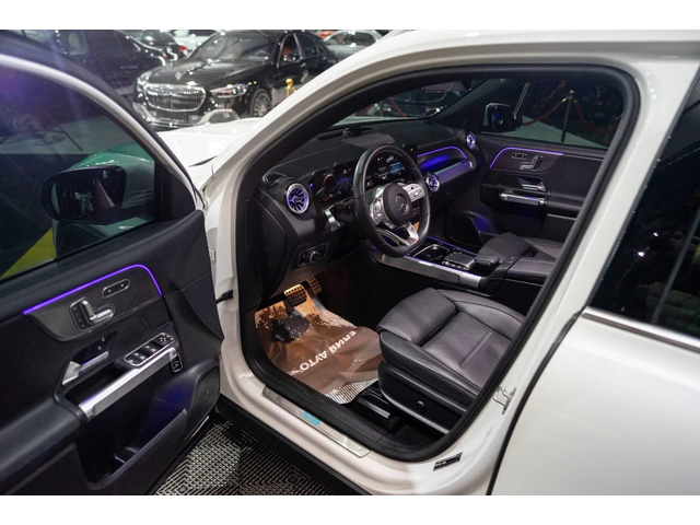 Mercedes-Benz EQB 300 4MATIC BURMEISTER ПАНОРАМА 360 ЛИЗИНГ 100% - автомобили, коли, обяви за нови и употребявани 4