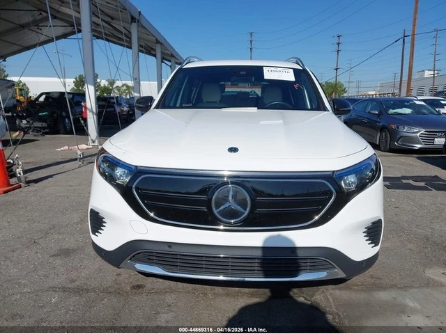 Mercedes-Benz EQB 300 / 4MATIC - автомобили, коли, обяви за нови и употребявани 1