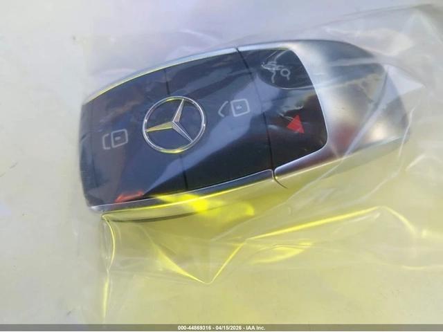 Mercedes-Benz EQB 300 / 4MATIC - автомобили, коли, обяви за нови и употребявани 9