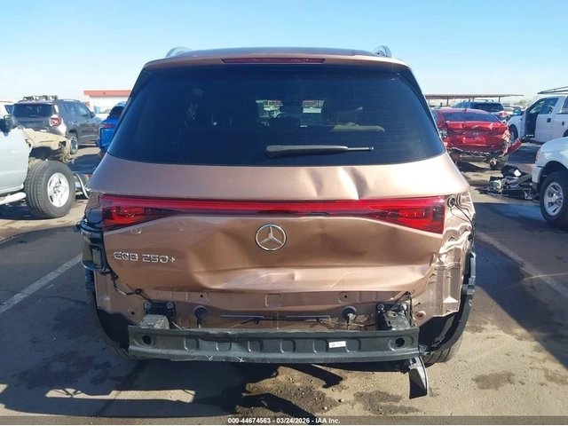 Mercedes-Benz EQB 250* RWD* ПОДГРЕВ* КОЖА* КАМЕРА* KEYLESS* - автомобили, коли, обяви за нови и употребявани 3