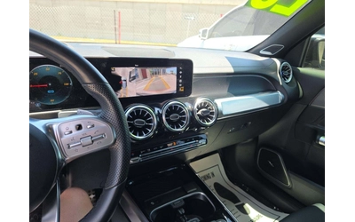 Mercedes-Benz EQB FWD / AMG Line / Pinnacle / Burmester / HUD / Pano - автомобили, коли, обяви за нови и употребявани 7