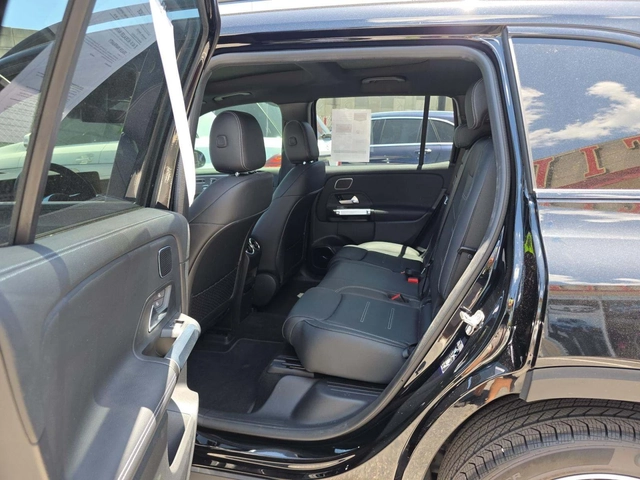 Mercedes-Benz EQB FWD / AMG Line / Pinnacle / Burmester / HUD / Pano - автомобили, коли, обяви за нови и употребявани 9