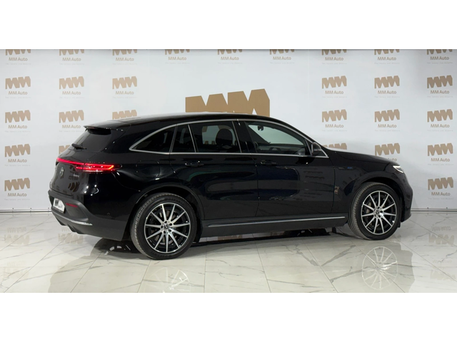 Mercedes-Benz EQC 400* 4Matic* AMG* DistronicPLUS* КеylessGO - автомобили, коли, обяви за нови и употребявани 1