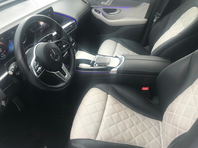 Mercedes-Benz EQC 400/AMG styling/4MATIC/HeadUP/NAVI/PANO/Full !!! - автомобили, коли, обяви за нови и употребявани 9