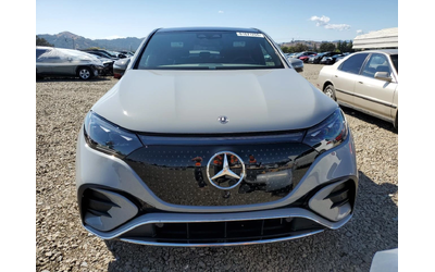 mercedes-benz-eqe - 4