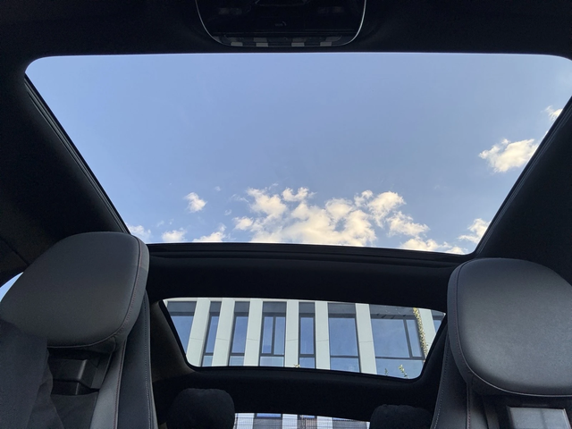 Mercedes-Benz EQE 350+ /AMGx2/KEYLESS/PANO/Assist/360/MBUX/DISTRONIC - автомобили, коли, обяви за нови и употребявани 8