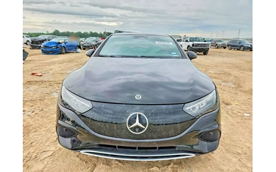 mercedes-benz-eqe - 4
