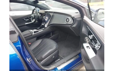 mercedes-benz-eqe - 4