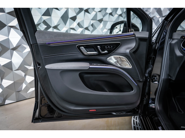 Mercedes-Benz EQS 580 4Matic SUV* Burm* pano - автомобили, коли, обяви за нови и употребявани 6