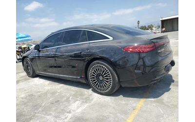 mercedes-benz-eqs - 2