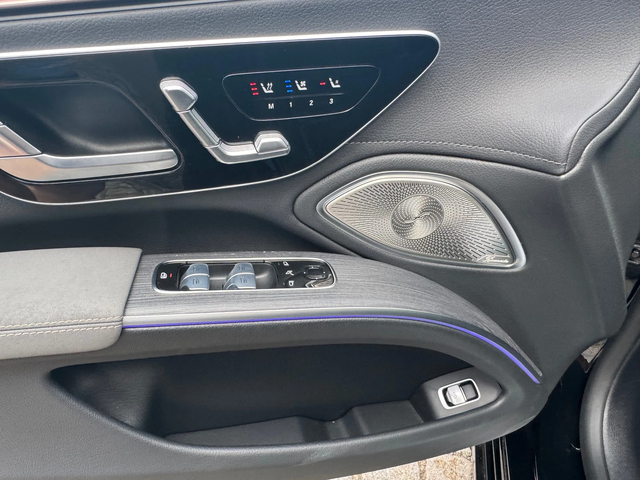 Mercedes-Benz EQS 580/4-matic - автомобили, коли, обяви за нови и употребявани 9