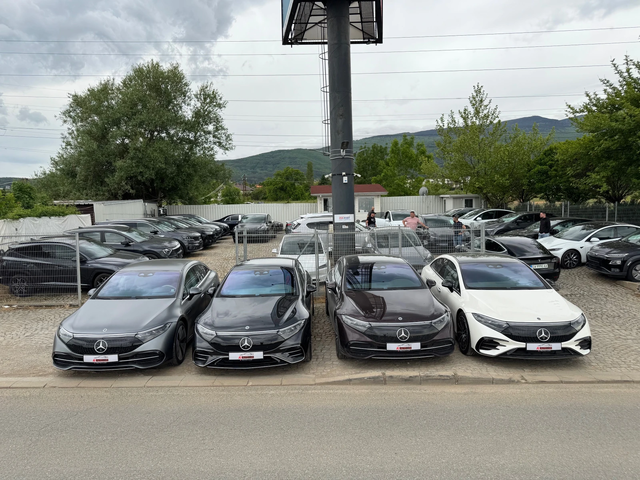Mercedes-Benz EQS 4MATIC/HYPERSCREEN/MASSAGE/NAPPA - автомобили, коли, обяви за нови и употребявани 0