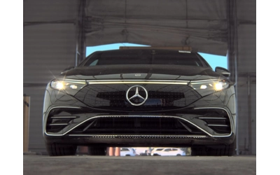 mercedes-benz-eqs - 2