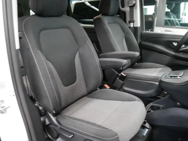 Mercedes-Benz EQV 300 Lang MBUX| SHZ| DISTR| KAM| LED| SH - автомобили, коли, обяви за нови и употребявани 3