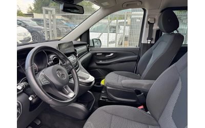Mercedes-Benz EQV 300 Long - автомобили, коли, обяви за нови и употребявани 9
